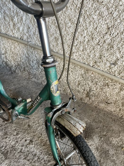 Bicicleta antiga para restauro