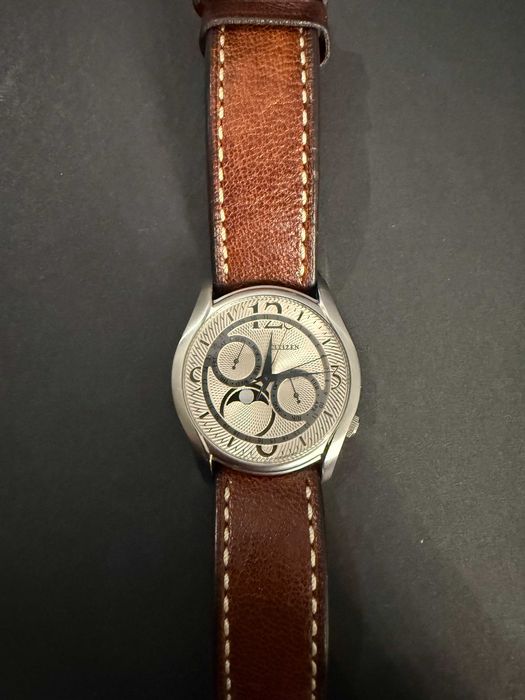 Relógio Citizen Retro de Calendário Triplo