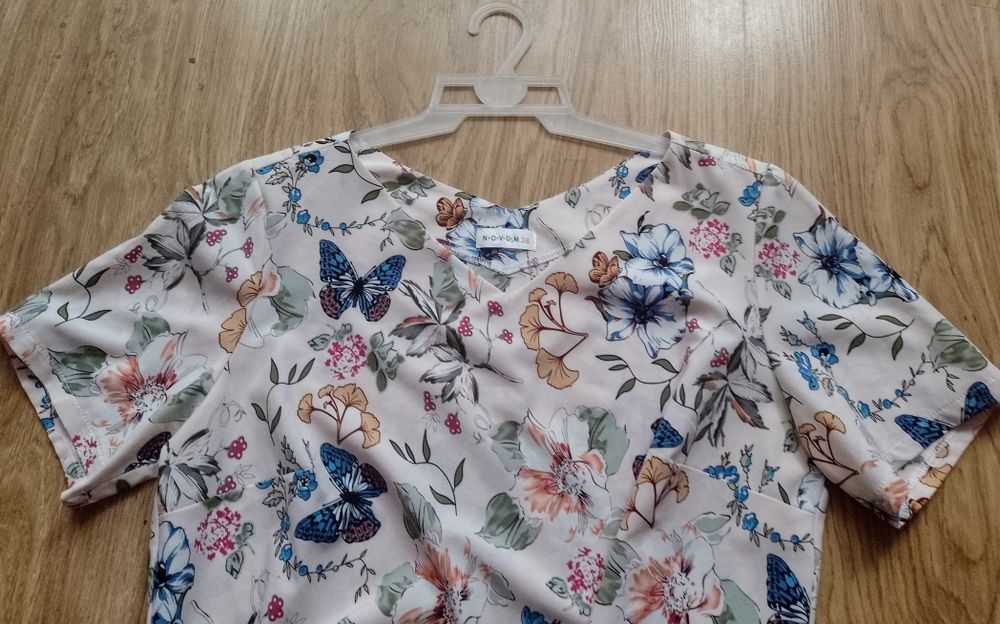 Bluzka damska wzorzasta
