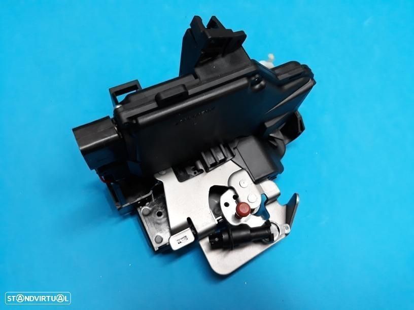 Fecho de porta eléctrico Audi A6 C5  de 1997-2005  NOVO