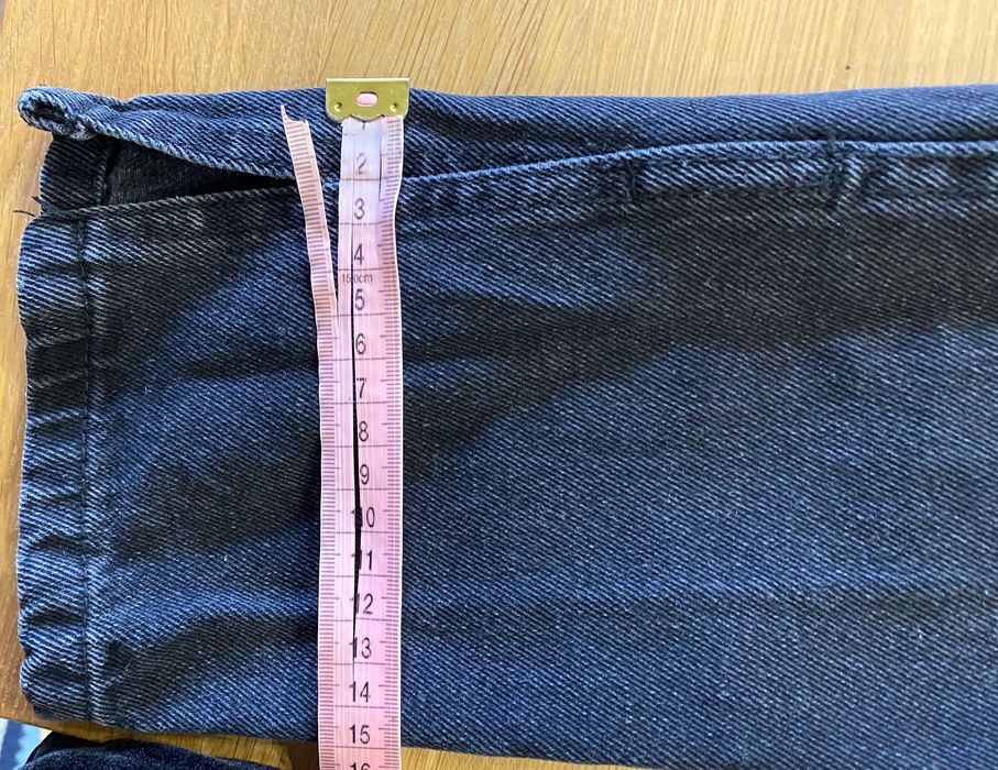 Джинси чорні прямі з розрізами зсередини та скіні Levis