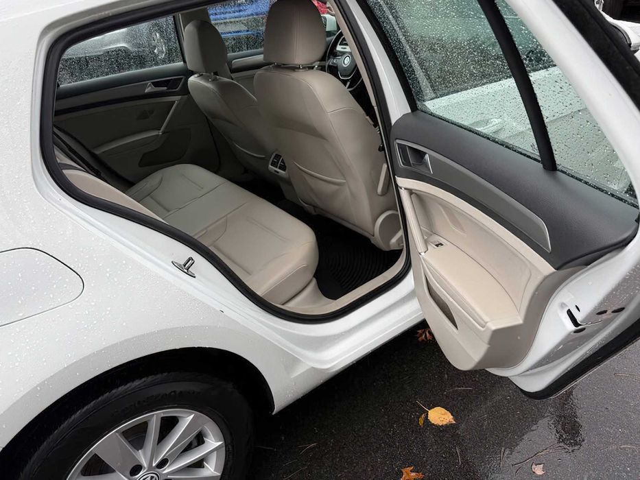 Volkswagen Golf      2015