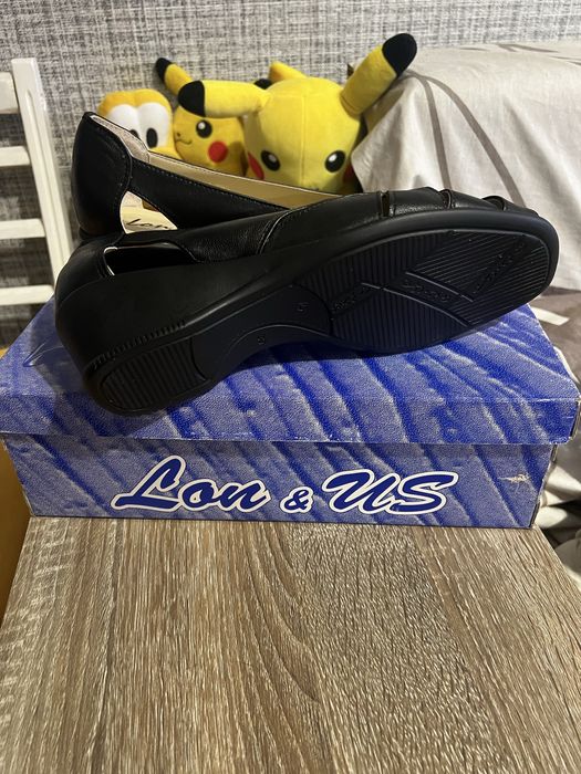 Босоніжки шкіряні