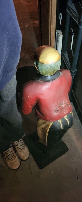 Mordomo com 90cm em bom estado para decoração restaurante cafe ou casa