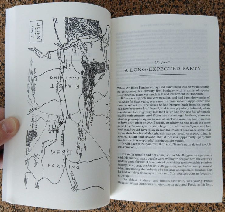 Livro - The Fellowship Of The Ring (J.R.R. Tolkien)