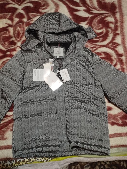 Брендовая теплая курточка