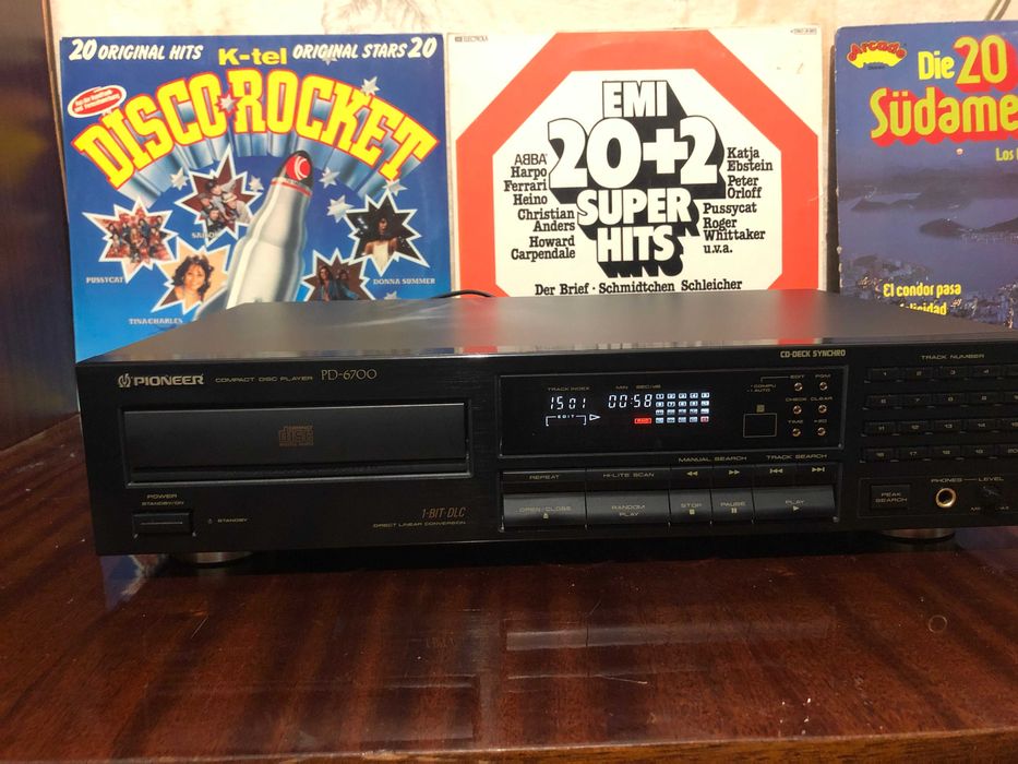 CD програвач Pioneer PD-6700