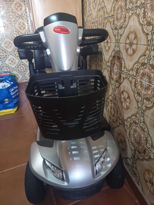 Mobilidade reduzida. Pouco uso.