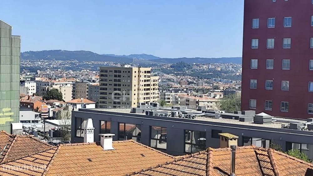 T2 c/ Garagem Fechada em Mafamude (Soares dos Reis) — Mafamude E Vilar Do Paraíso, Porto