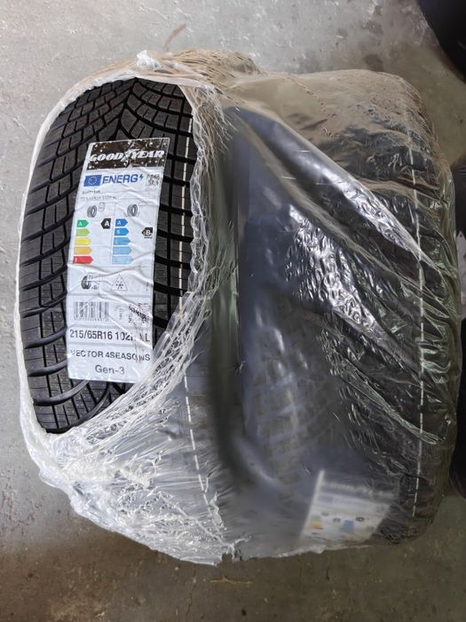 4 Pneus auto Goodyear 215/65 R16 102 H XL - novos