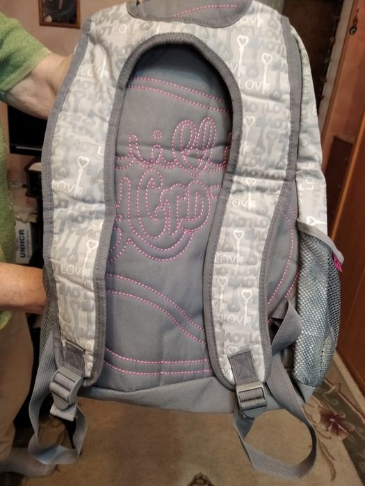 Продаю рюкзак для школьников