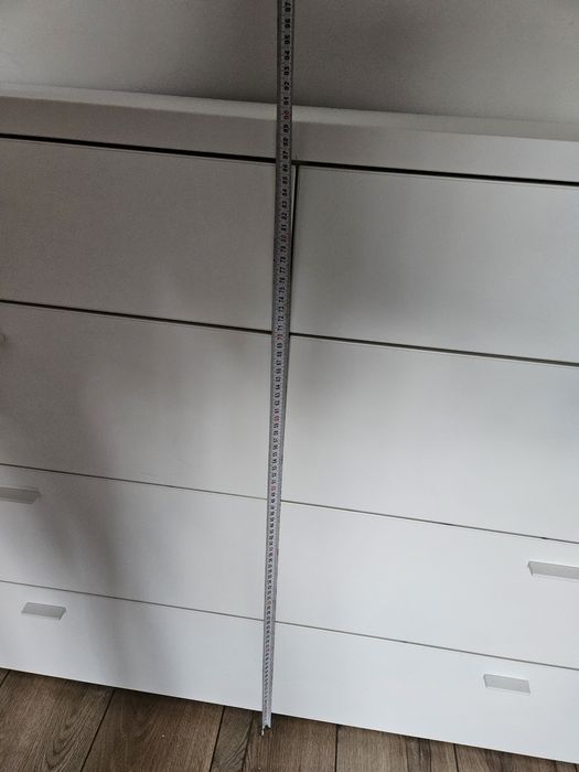 Biala komoda - stan idealny