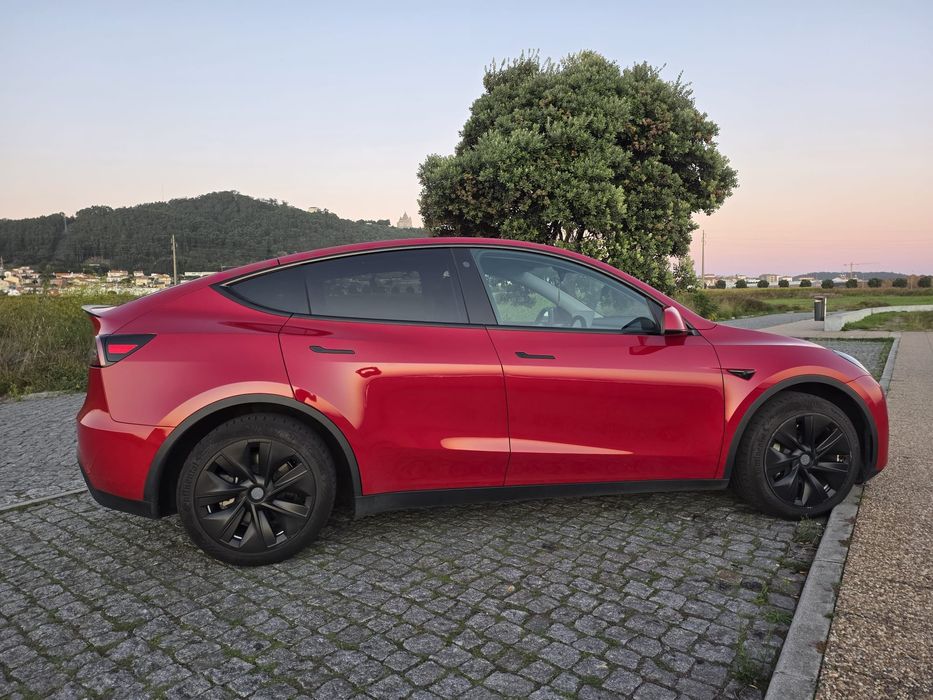 Tesla Model Y Long Range Dual Motor 4x4 IVA DEDUTÍVEL