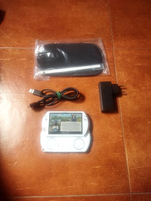 Consola Sony PSP GO como NOVA, com acessórios, excelente estado