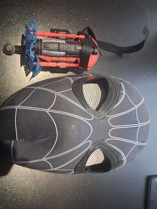 Maska spidermana plus wyrzutnia sieci