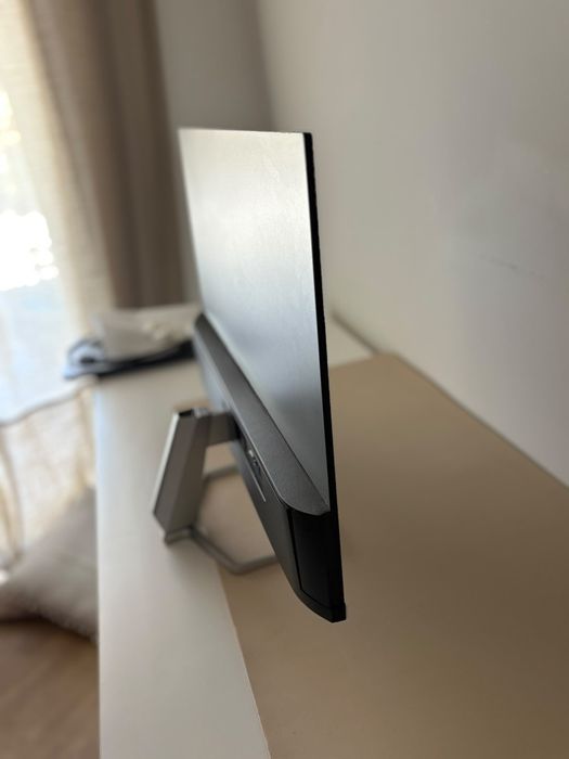 Monitor HP 27p   .