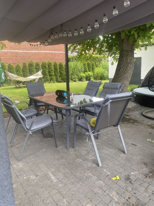 Komplet mebli ogrodowych, stół i 6 krzeseł