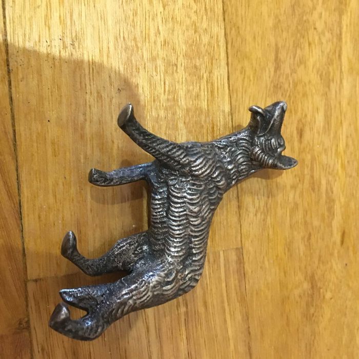 CÃO EM METAL - MEDIDAS: 8x5cm