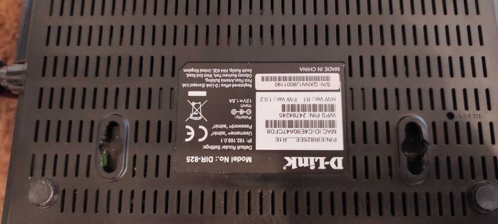 Router wifi d-link Dir-825