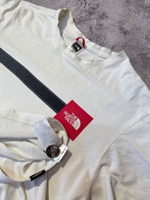 Футболка The North Face