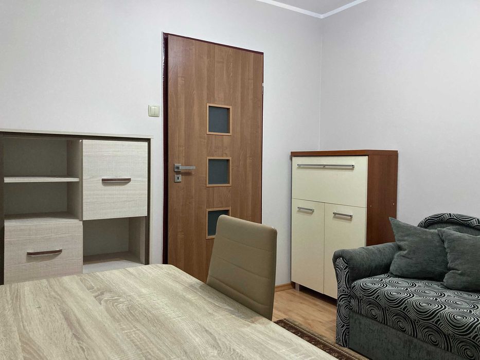 Wynajem pokoi w trzypokojowym mieszkaniu - oferta skierowana do studentek.