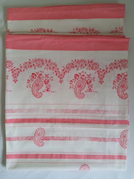 Dwie poszewki na poduszki