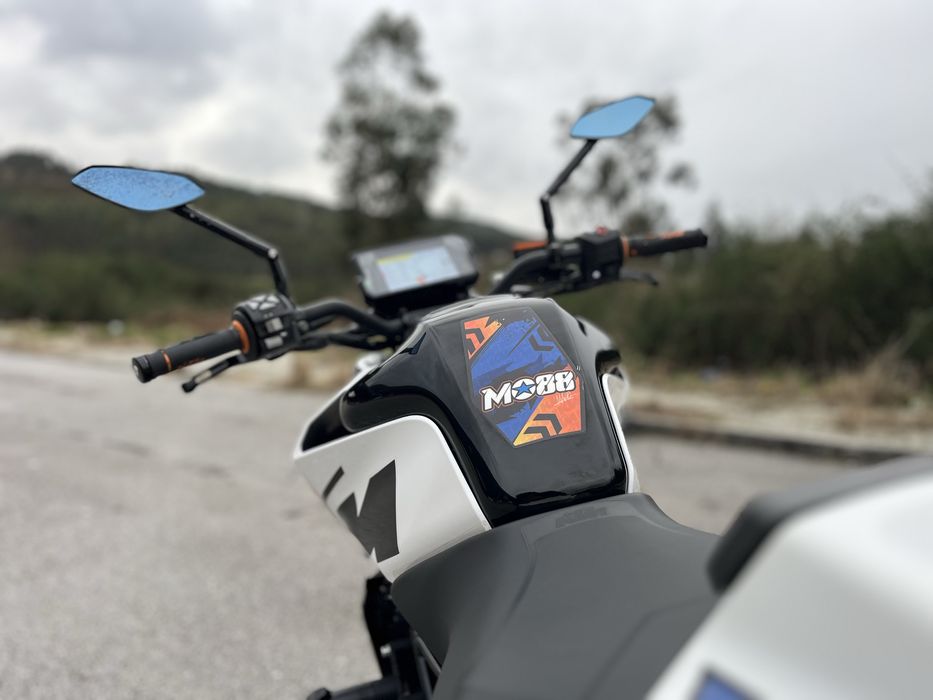 KTM DUKE 125- Edição Especial Miguel Oliveira