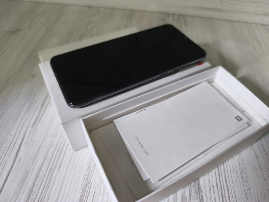 Продаю телефон Redmi 8pro на ремонт або запчастини