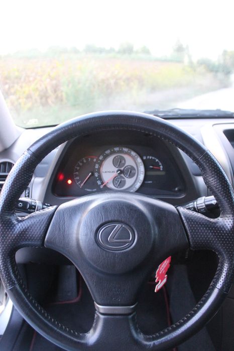 Lexus IS 200 - 110 mil km