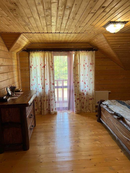 Пропонується до продажу заміський будинок.