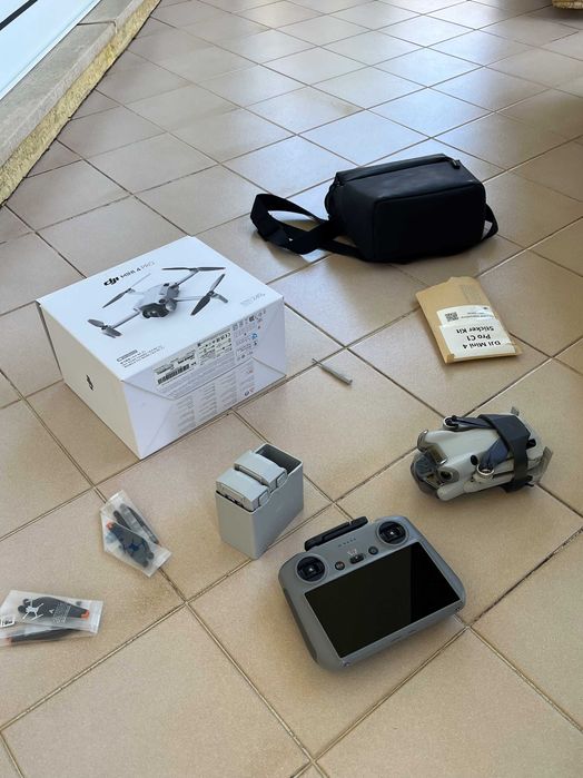 Drone DJI Mini 4 Pro Fly More Kit (Comando RC2)483768722177413121
