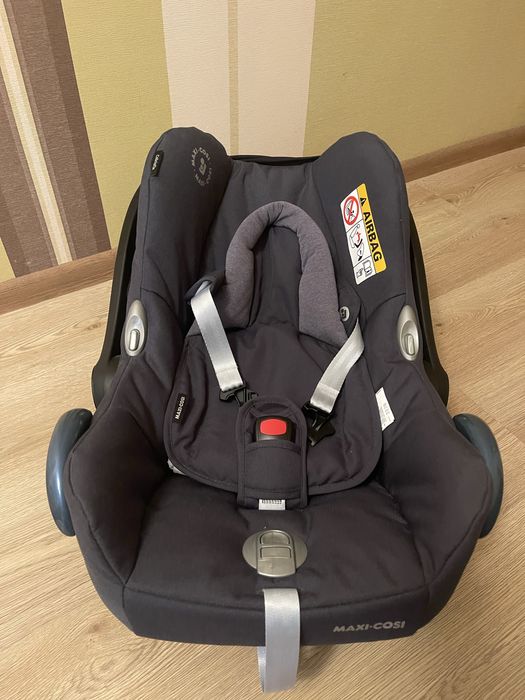 MAXI-COSI CabrioFix Essential Graphite
