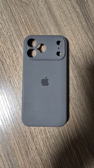 Продам чохол Iphone 17 pro max