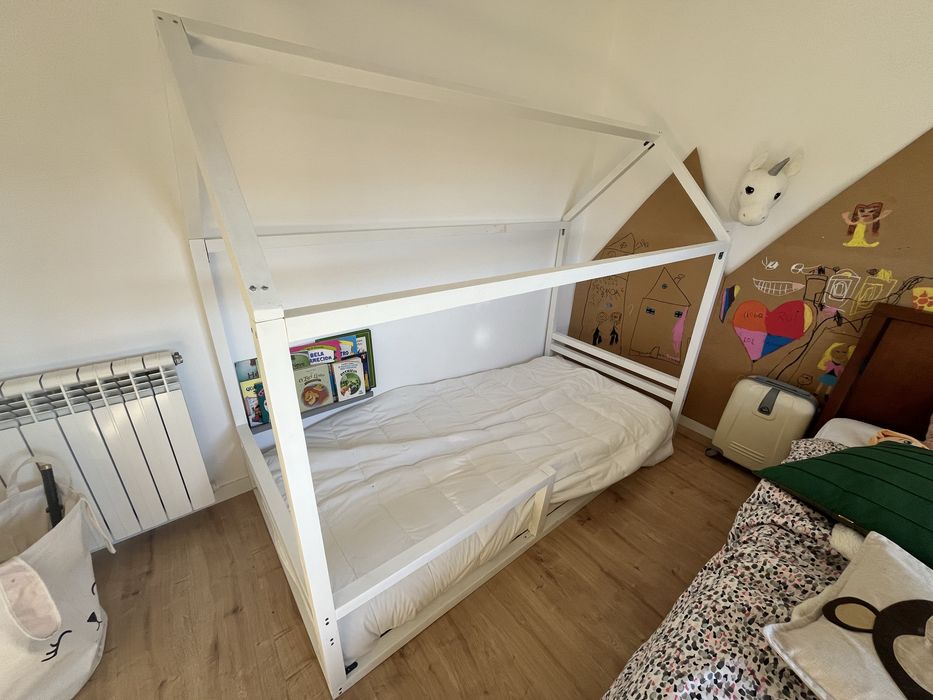 Cama montessori com colchão