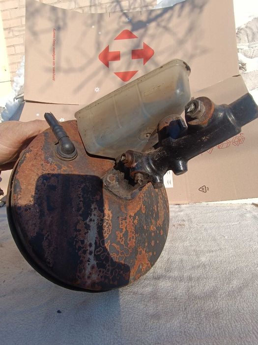 Главный тормозной цылиндр Опель Омега А на 3 трубки Opel Omega A