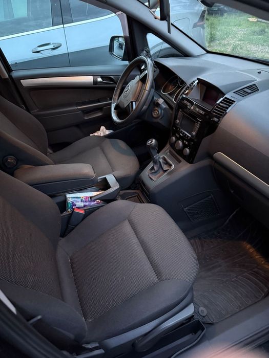 Opel Zafira B 2014
