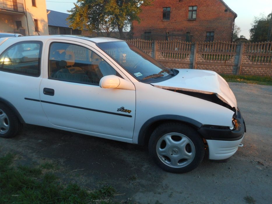 Opel Corsa B,1,2 benzyna,biały,na części,3 drzwi,alumy