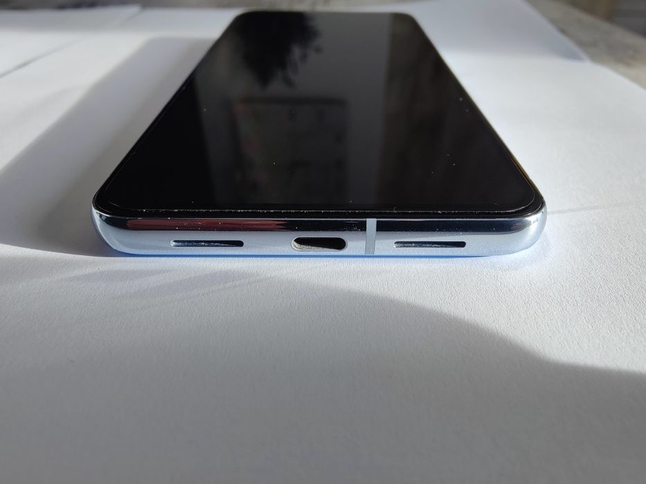 ТЕРМІНОВО!! Google pixel 8pro 12/256гб акум 124 цикли неверлок