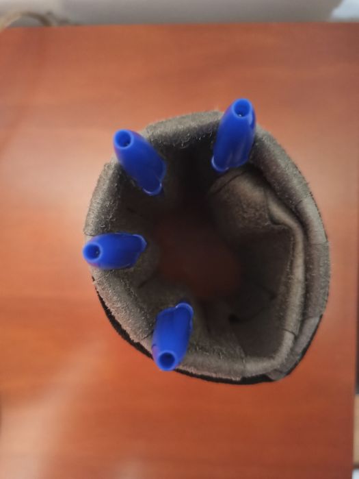 Porta-lápis de pele novo.