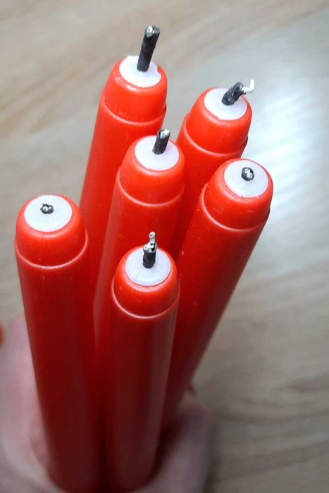 Світлодіодні червоні свічки на батарейках на Новий рік, з нюансом