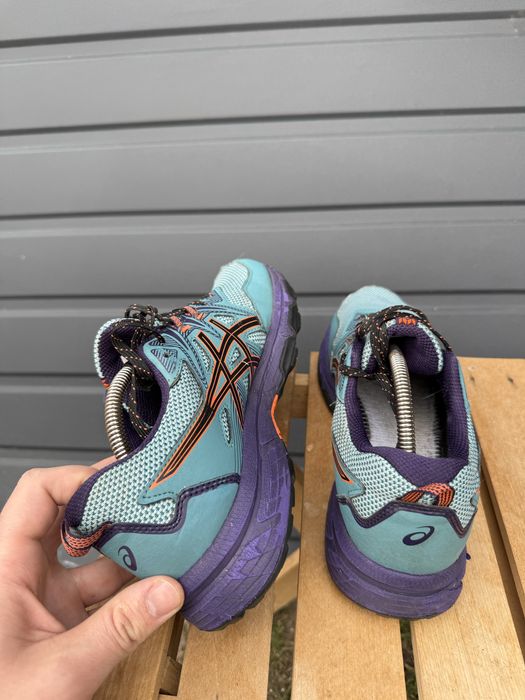Кросівки asics  41