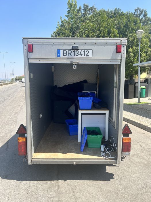 Reboque Fechado Matriculado