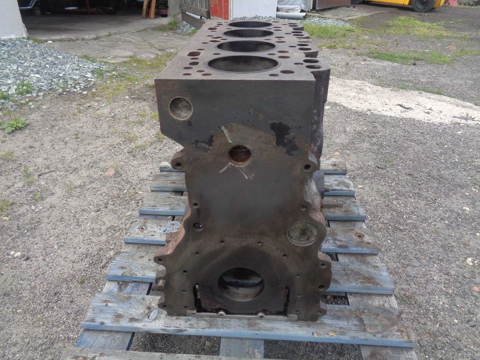 Blok silnik PERKINS 4- cylindry  AA AB