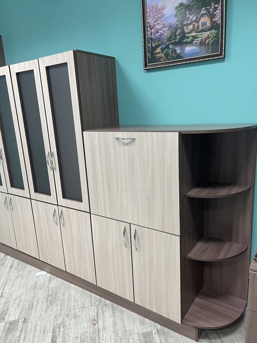 Продам якісні офісні меблі