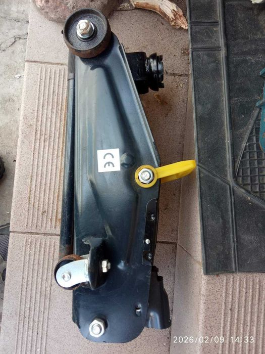 домкрат   2тони .німеччина