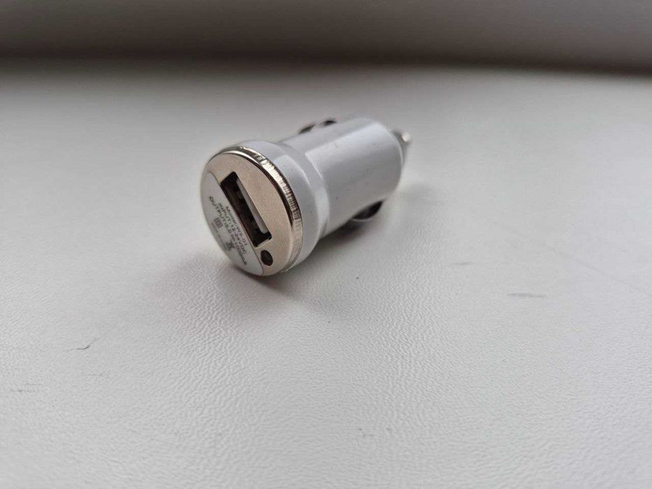 Зарядний пристрій з 2-ма usb портами від прикурювача 12v