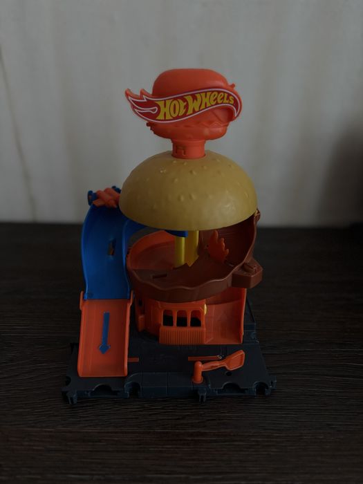 Оригінальні треки Hotwheels