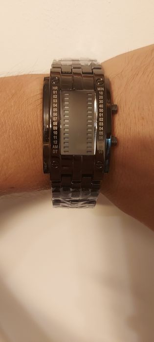 Zegarek binarny nowy