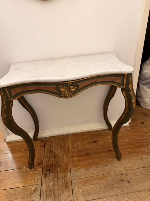 Conjunto mesa suporte e espelho