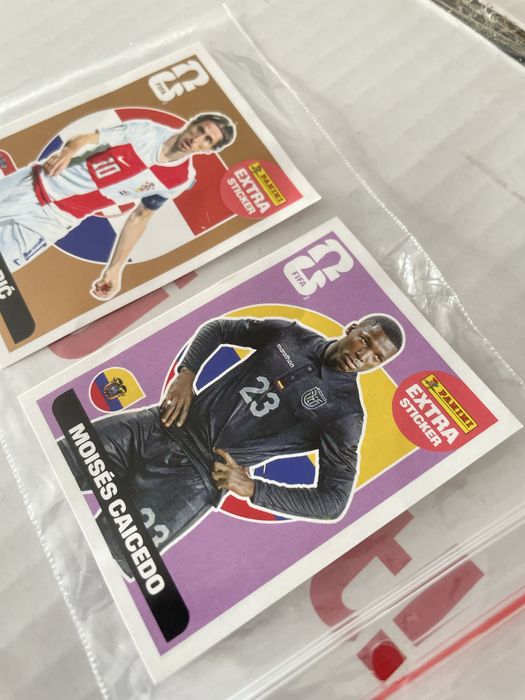 Extra Sticker - Moisés Caicedo e Lukas Modric